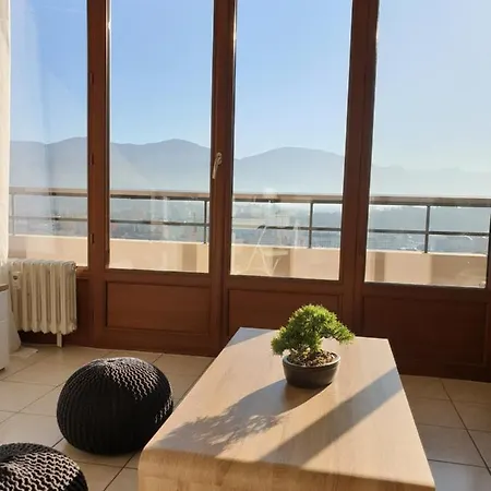 Studio Avec Une Belle Vue Panoramique Sur ! Chambéry